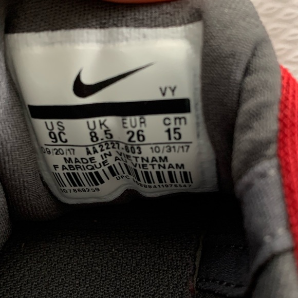 Nike red kids sneakers - Picture 3 of 5